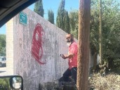 Hombre es sorprendido cuando realizaba grafiti en El Vergel
