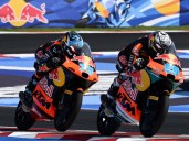 Valentín Perrone se la jugó en la última vuelta, pero un error lo dejó sin podio en el Moto3 en San Marino