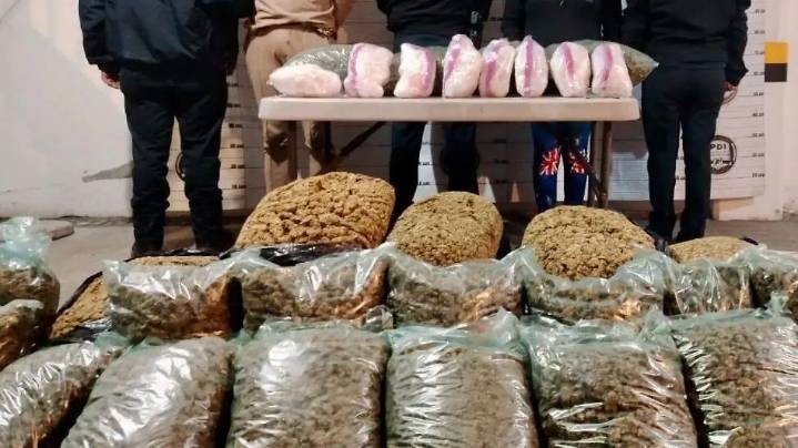 Policías de Toluca decomisan 200 kg de marihuana; hay dos detenidos