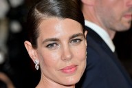 Carlota Casiraghi brilla sobre todas las invitadas en una noche en la Ópera de París (de la mano de Chanel)