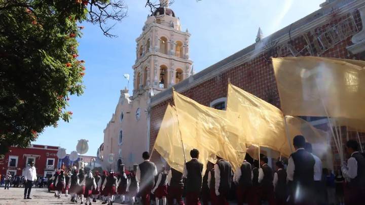 Atlixco: más de 6 mil participan en desfile; cerrarán festejos con fuegos pirotécnicos y verbena