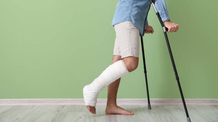 Why some people are purposefully having their legs broken by cosmetic surgeons