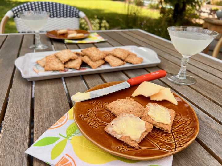 Oatmeal crackers are a homemade snack from the past