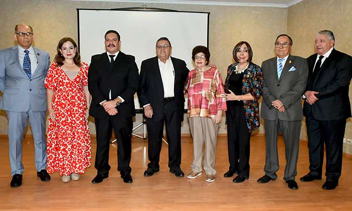 Reconocen como “Forjadora 2025” a Martha Aguayo; Grupo Madrugadores