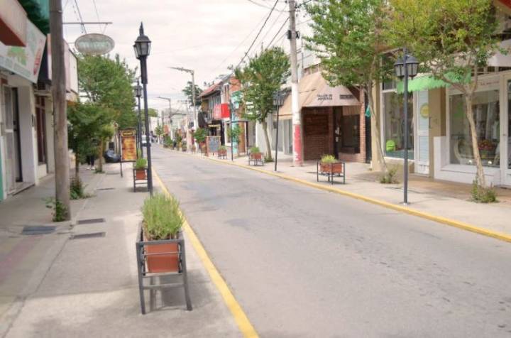 Arrancan obras de reasfaltado en calle Coronel Mercau