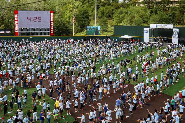 Largest game of catch: N.J. breaks Guinness World Record at Yogi Berra event