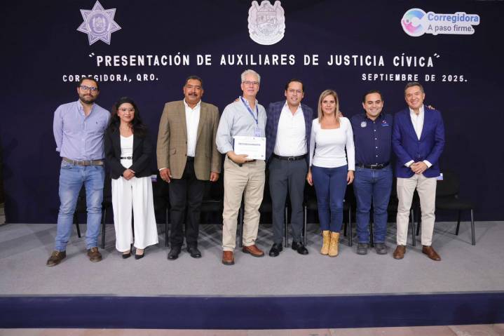 Chepe Guerrero presenta a 98 Auxiliares de Justicia Cívica en Corregidora