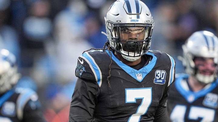 Jadeveon Clowney hit with misdemeanor after Dallas signing