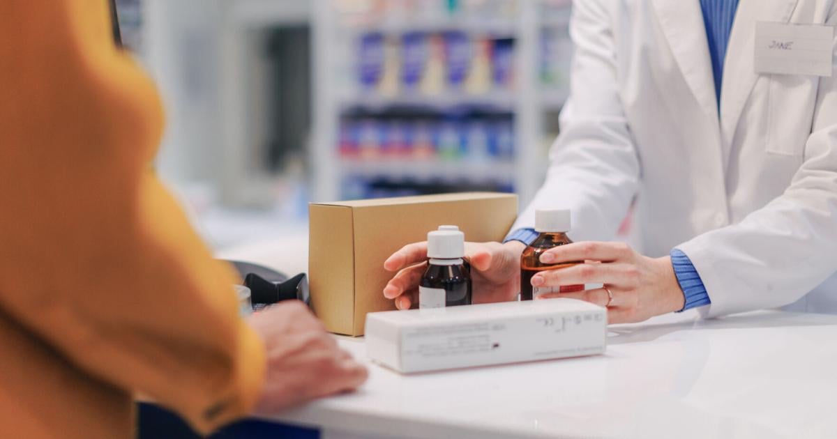 Trump anuncia aranceles de 100% a medicamentos