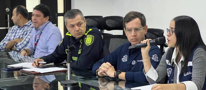 11 fallecidos, 13 hospitalizados y uno dado de alta por intoxicación con licor adulterado