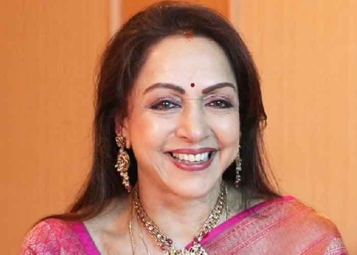 Hema Malini shares her and Dharmendra’s long association with Lata Mangeshkar on her birth anniversary