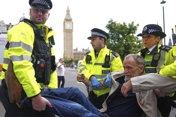 Police detain London demonstrators supporting banned group Palestine Action