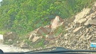 Deslave de rocas bloquea parcialmente el libramiento en Huejutla