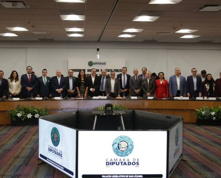 SAT se reúne con diputados, propone cambios a la Ley Aduanera