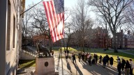 Harvard recibe avisos de que fondos serán restaurados, pero el dinero no ha llegado