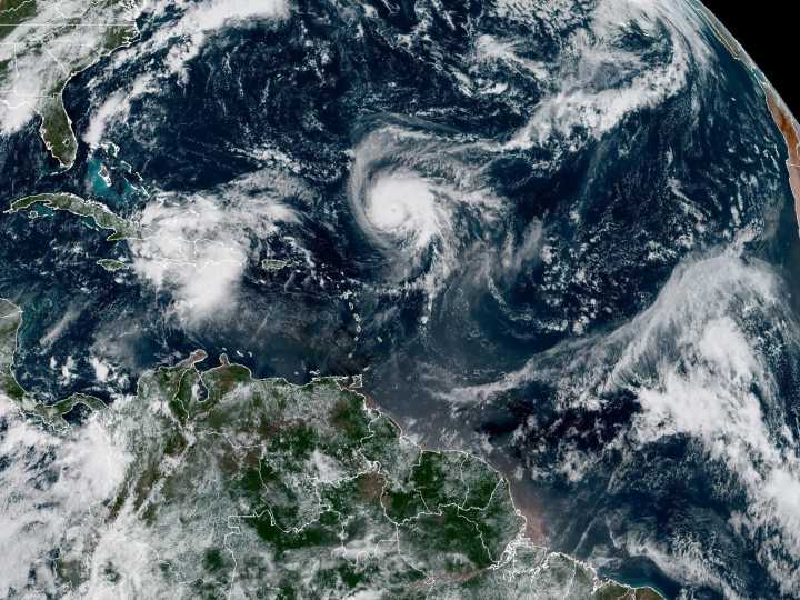 Efecto Fujiwhara, la anomalía climática salvaje que podría convertirse en una tormenta monstruosa