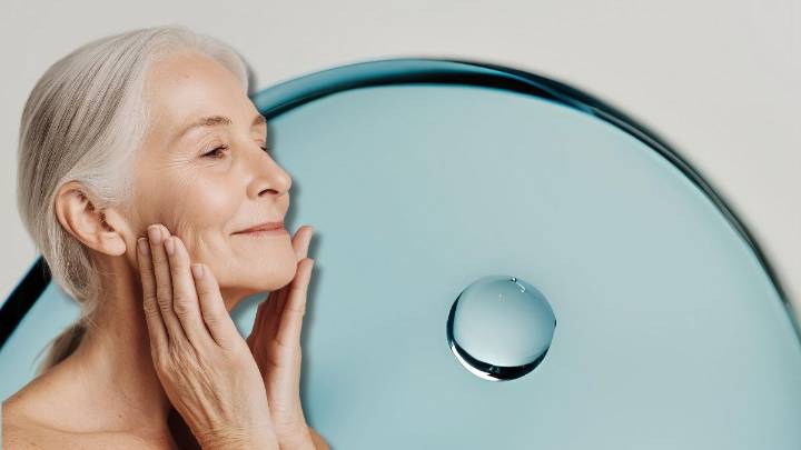 Cómo cuidarse la piel después de los 55 años: no se trata de borrar las arrugas
