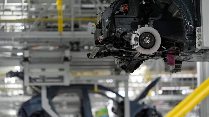 Hyundai says it will spend $2.7 billion expanding part of the Georgia complex raided by ICE