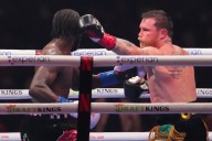 Deadspin | Crawford-Alvarez blows away Las Vegas attendance record