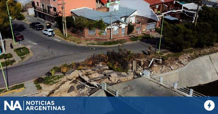 Comenzaron obras de reconstrucción de puentes de canal afectado por temporal en Bahía Blanca