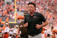Mike Gundy '100%' wants to remain at Oklahoma State