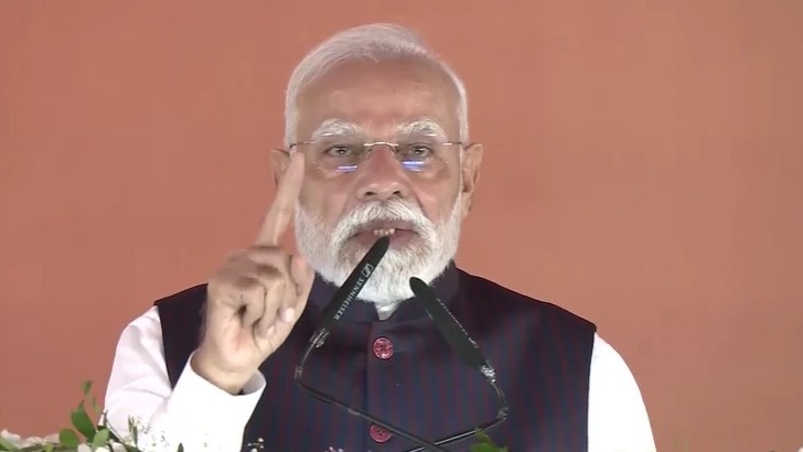 PM unveils BSNL's swadeshi 4G network, commissions 97,500 towers