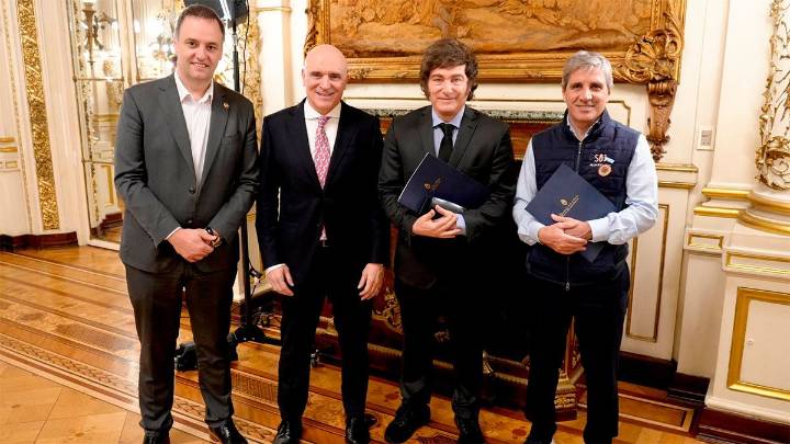 Javier Milei ya grabó el discurso que presentará esta noche en cadena nacional