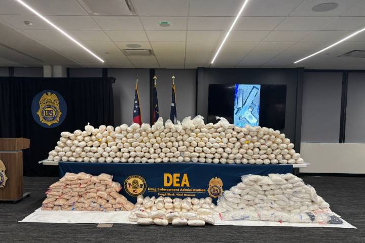 Otro golpe al CJNG: DEA le incautó un millón de pastillas y 77 mil...