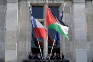 French town halls fly Palestinian flag despite government warning