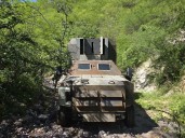 Decomisan vehículo ‘monstruo’ con armamento pesado en la Sierra Tarahumara