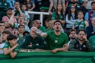 "Roza lo bizarro". Lo llamaban el club modelo y hoy pena para evitar otro descenso: Ferro y las razones de una maldición que lleva 25 años