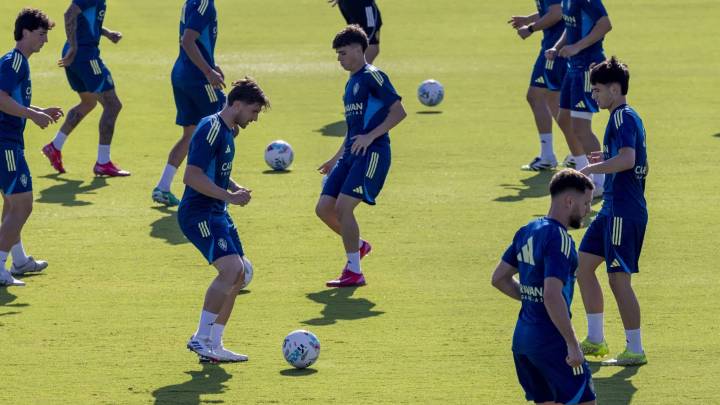 El Real Zaragoza vuelve al trabajo pendiente de la rodilla derecha de Raúl Guti