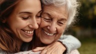 Cuando los ‘boomers’ no se dejan cuidar y se niegan a envejecer encerrados: el dilema de la generación sándwich