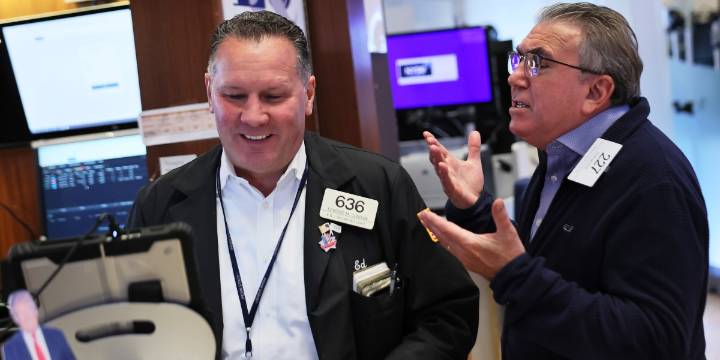 Wall Street strategists chase S&P 500 like few times in history