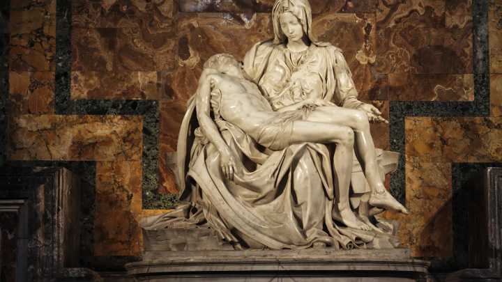 "No lo sabía, no lo estudió, pero lo intuyó": una traumatóloga revela un secreto anatómico en una escultura clásica de Miguel Ángel