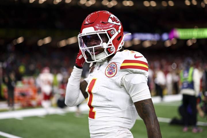 Chiefs' Xavier Worthy ruled out after injuring shoulder on first drive vs. Chargers