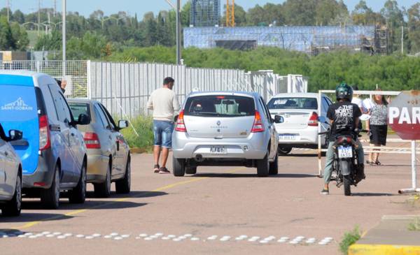 Suspendieron momentáneamente los trámites para obtener la licencia de conducir