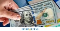 El dólar bajó otros $45 y cerró a $1.385