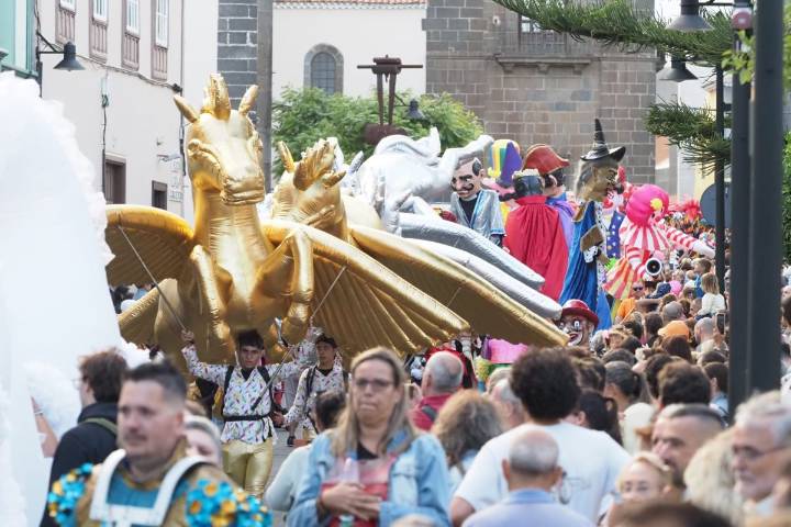 Una nueva cabalgata marca el inicio de las Fiestas del Cristo de La Laguna