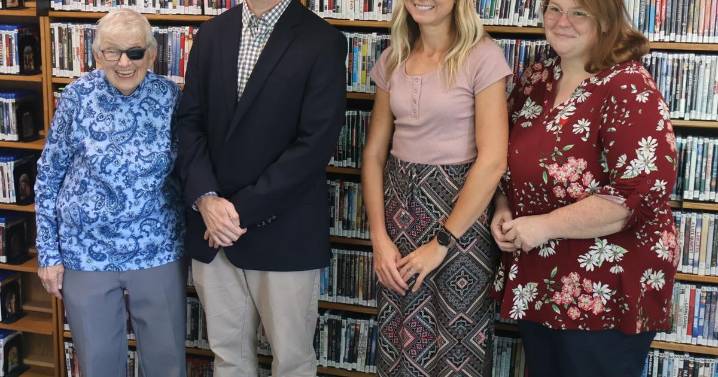 Kingsville community interacts with new library…