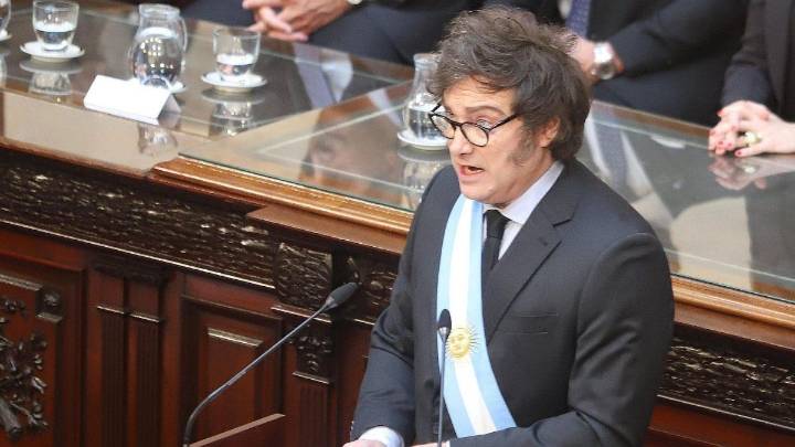 Tras la derrota, la oposición se envalentona y el Congreso promete ser un hervidero