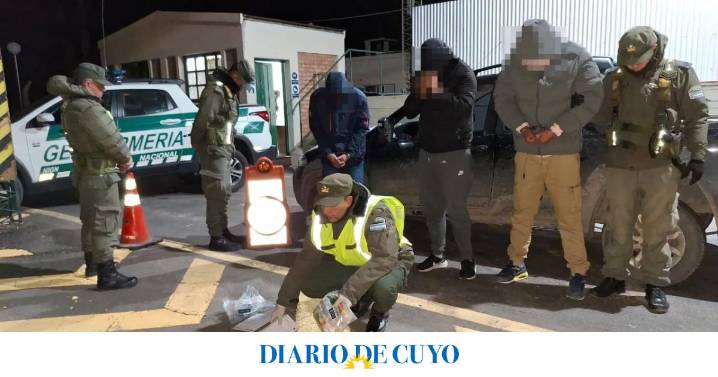 Detienen a tres sujetos que llevaban más de un kilo de cocaína e intentaron sobornar a gendarmes