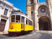 Al menos tres muertos y veinte heridos al descarrilar un tranvía funicular en Lisboa