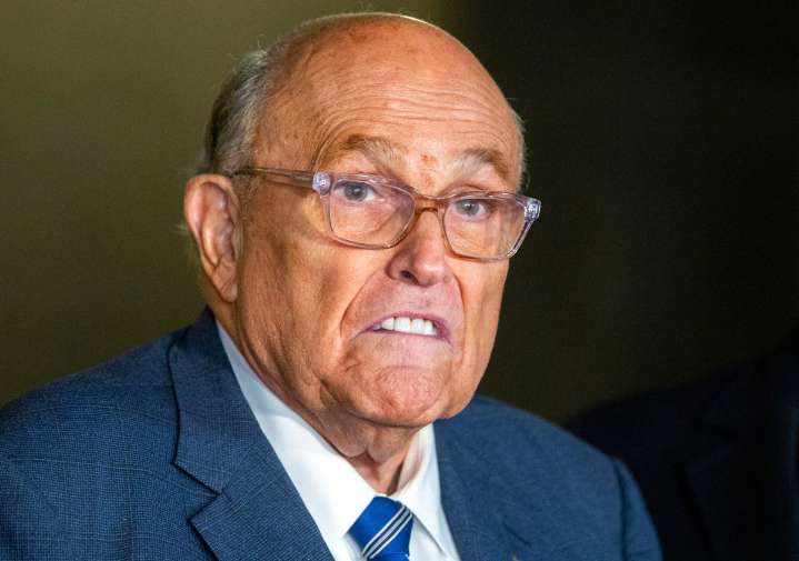 Trump otorgará la Medalla de la Libertad a Rudy Giuliani tras accidente