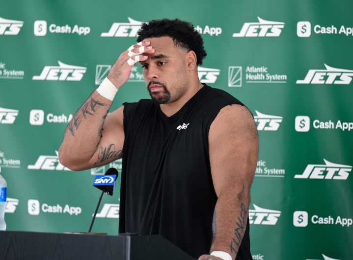 Report: Jets Star Right Guard Out for the Season