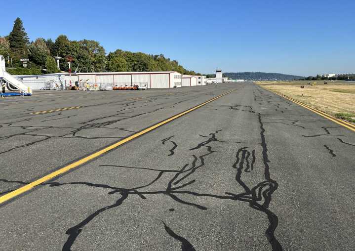 Renton airport will upgrade its main taxiway