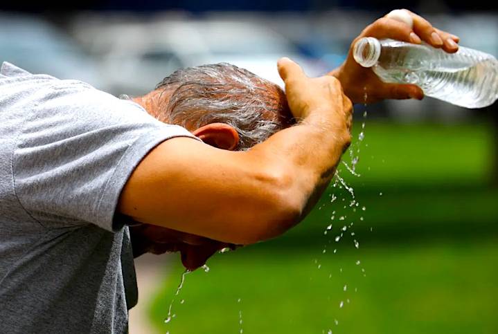 Otro día caluroso con índices de calor de hasta 111 grados en las costas