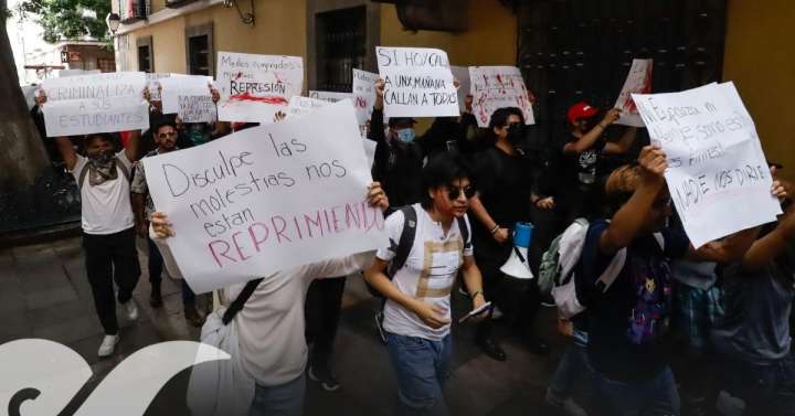 Estudiantes BUAP se deslindan de agresiones y denuncian infiltrados