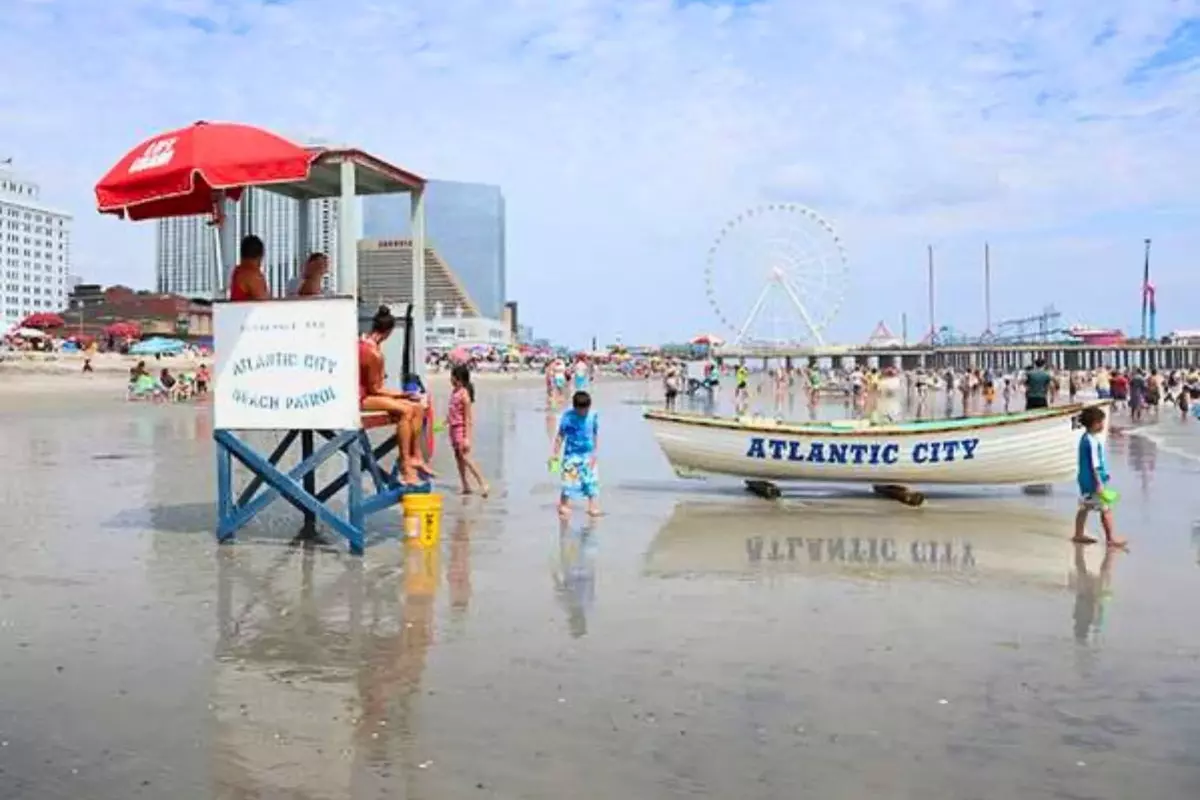 CPR brings woman back after near drowning at Jersey Shore beach