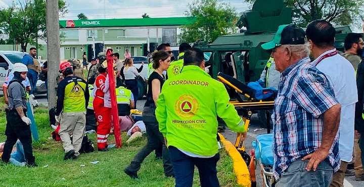Transporte de la Defensa choca durante traslado de reos; hay 14 heridos